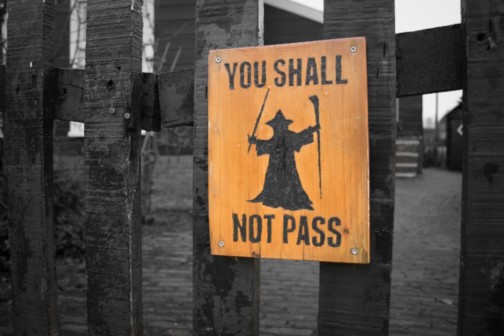 Does not pass. You shall not Pass. Do not Pass табличка. You shall not Pass Wallpaper. Do not Pass Wind in public.